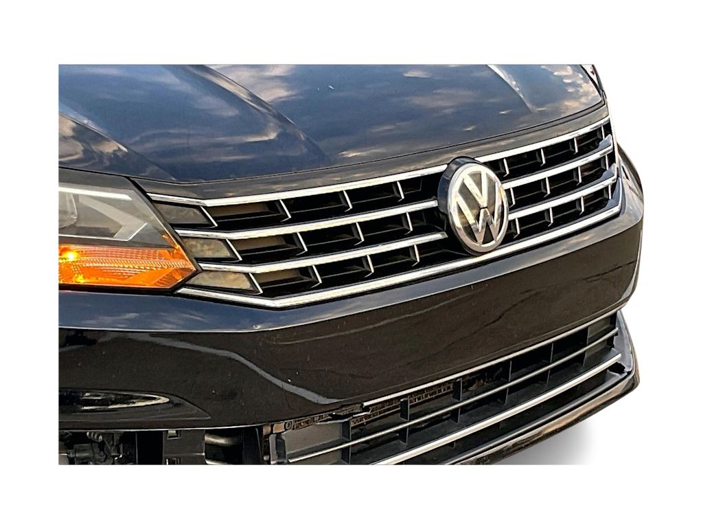 Thumbnail: 2018 Volkswagen Passat - 30