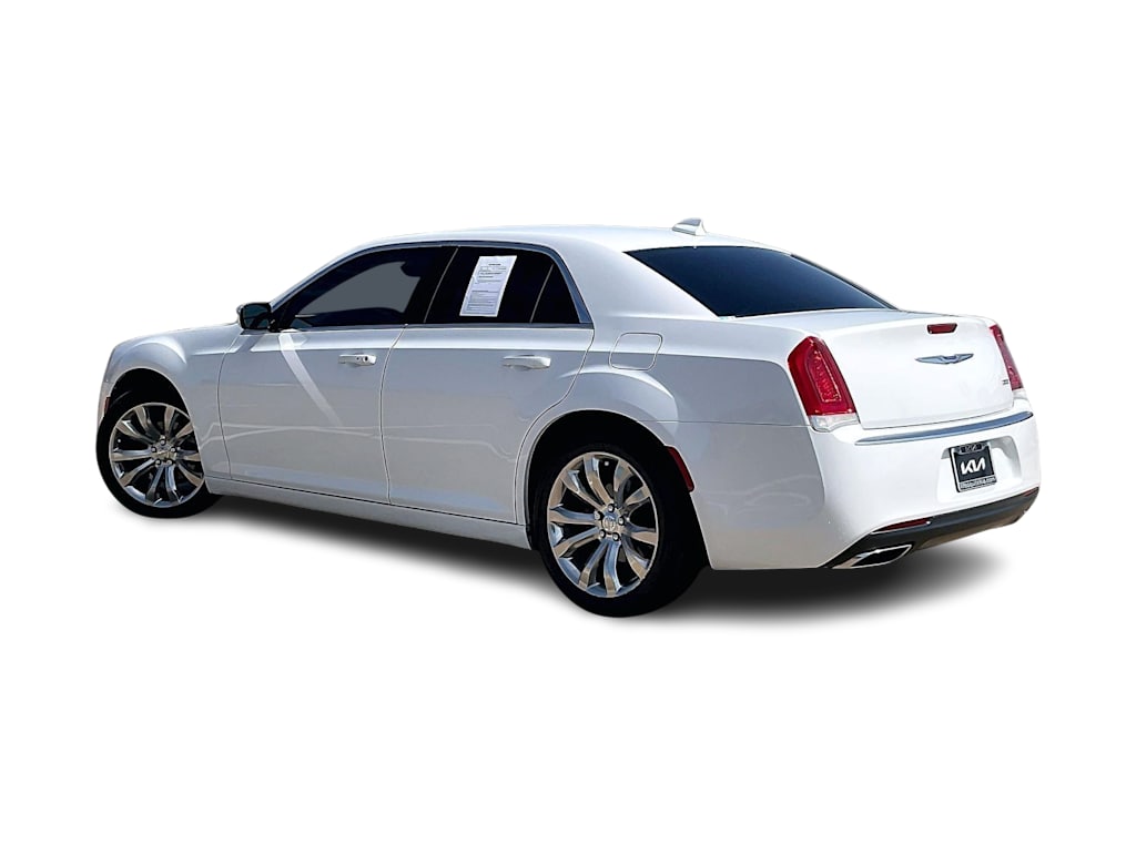 Thumbnail: 2018 Chrysler 300 - 4