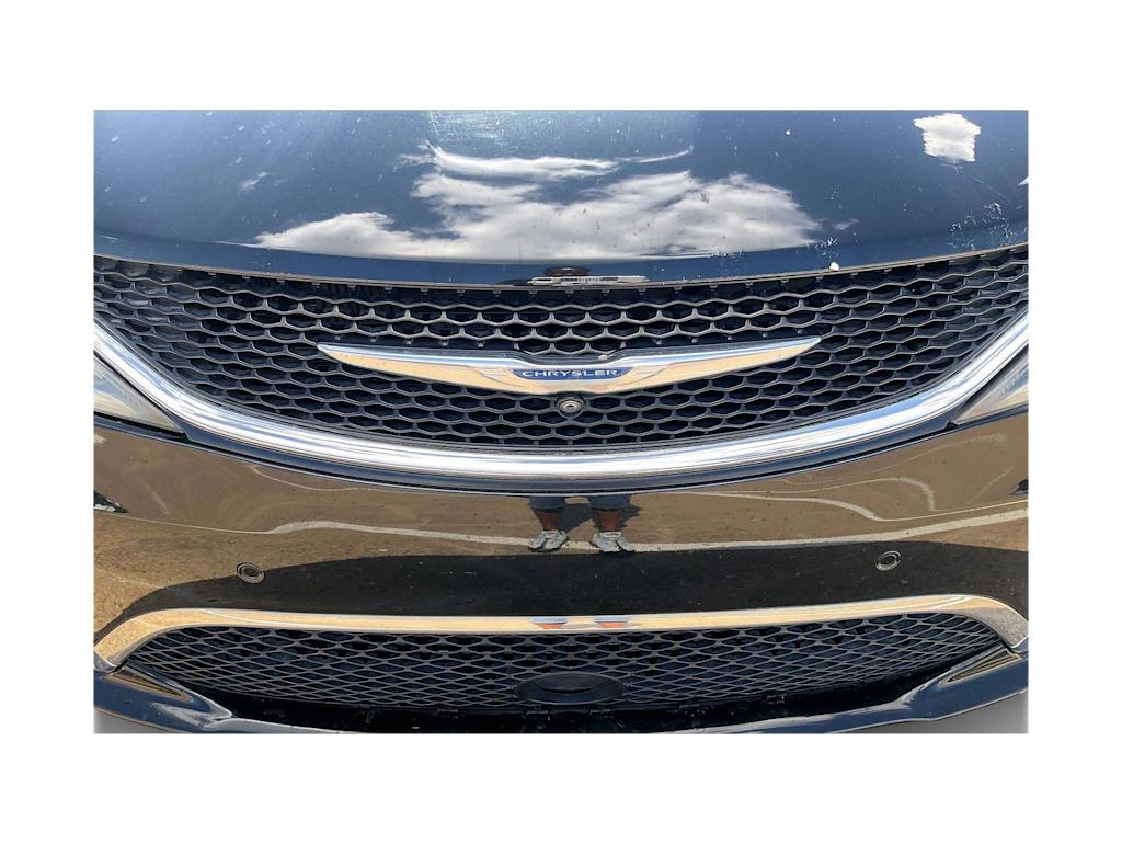 Thumbnail: 2017 Chrysler Pacifica - 32