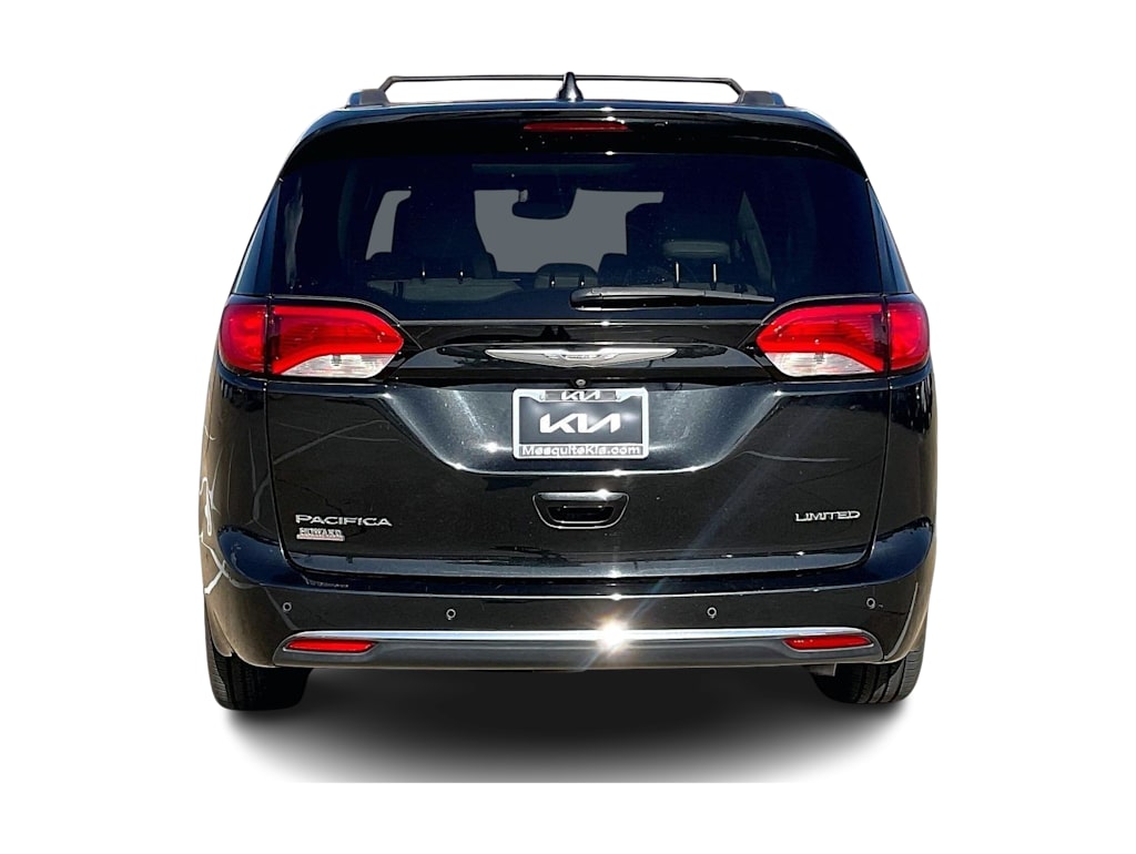 Thumbnail: 2017 Chrysler Pacifica - 5