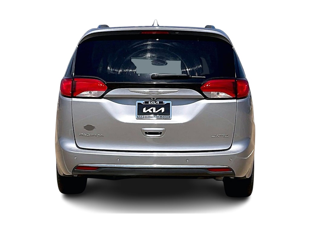 Thumbnail: 2017 Chrysler Pacifica - 5