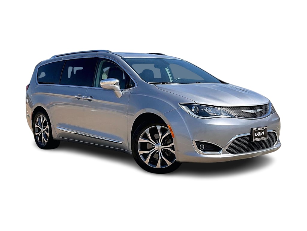 Thumbnail: 2017 Chrysler Pacifica - 22