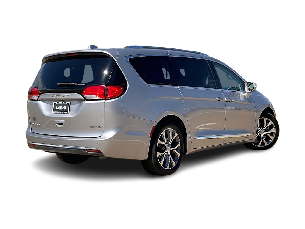 Thumbnail: 2017 Chrysler Pacifica - 23