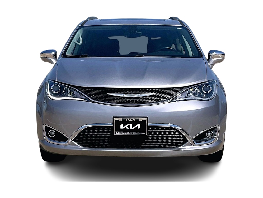 Thumbnail: 2017 Chrysler Pacifica - 6