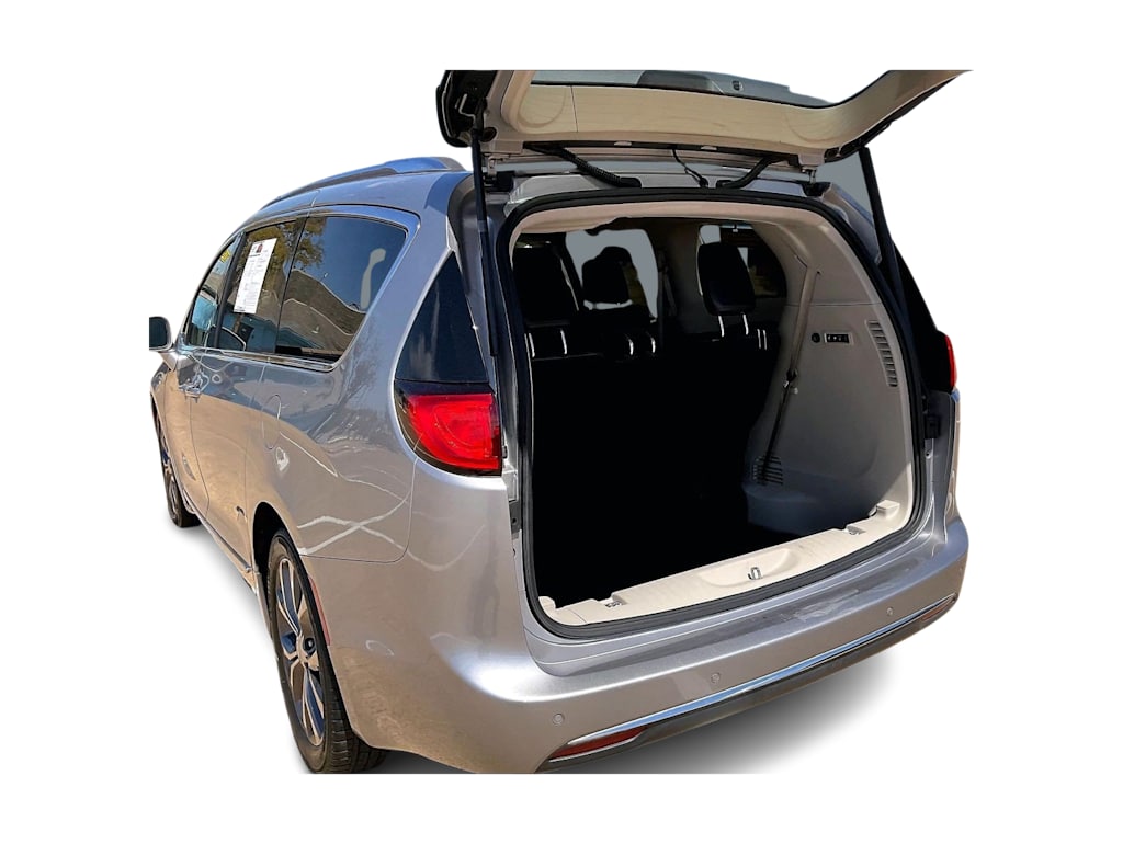 Thumbnail: 2017 Chrysler Pacifica - 17