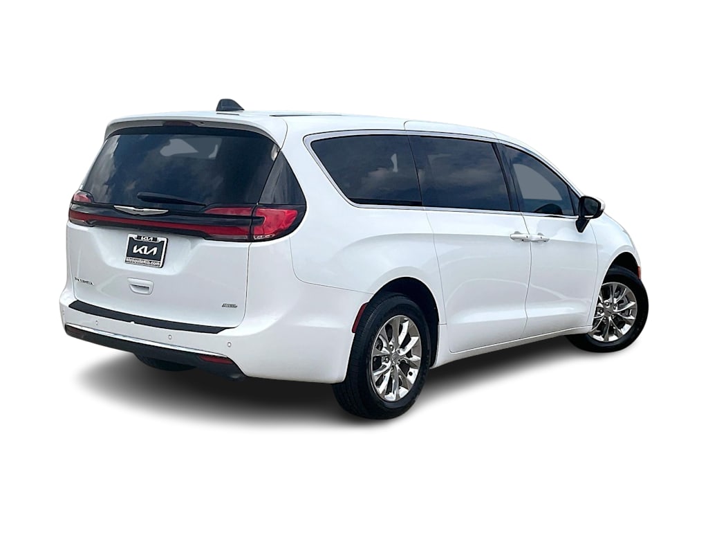 Thumbnail: 2023 Chrysler Pacifica - 22