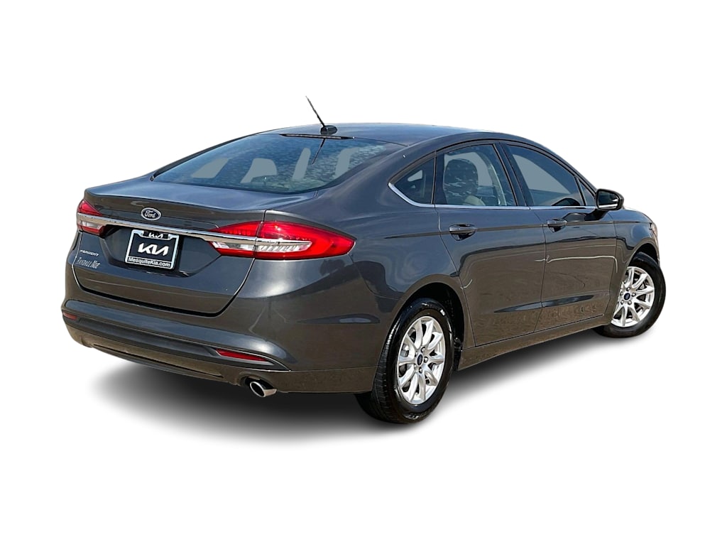 Thumbnail: 2017 Ford Fusion - 22