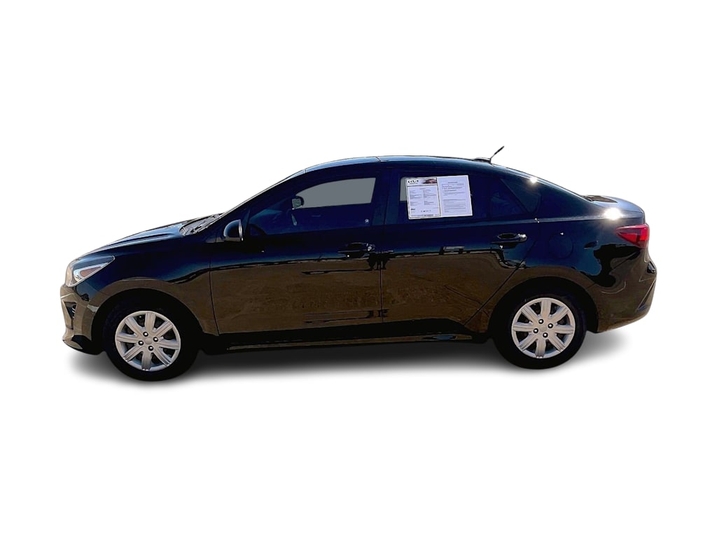 Thumbnail: 2022 Kia Rio - 3