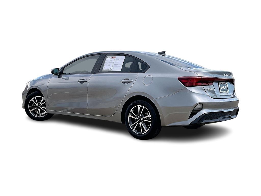 Thumbnail: 2024 Kia Forte - 4