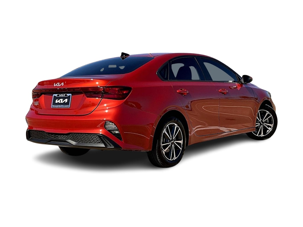 Thumbnail: 2023 Kia Forte - 24