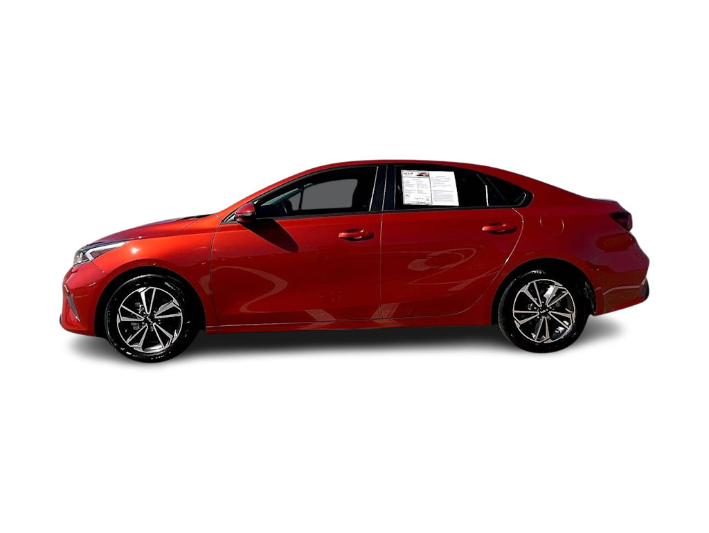 Thumbnail: 2023 Kia Forte - 3