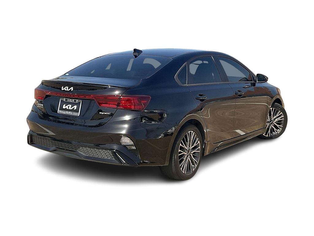 Thumbnail: 2023 Kia Forte - 22