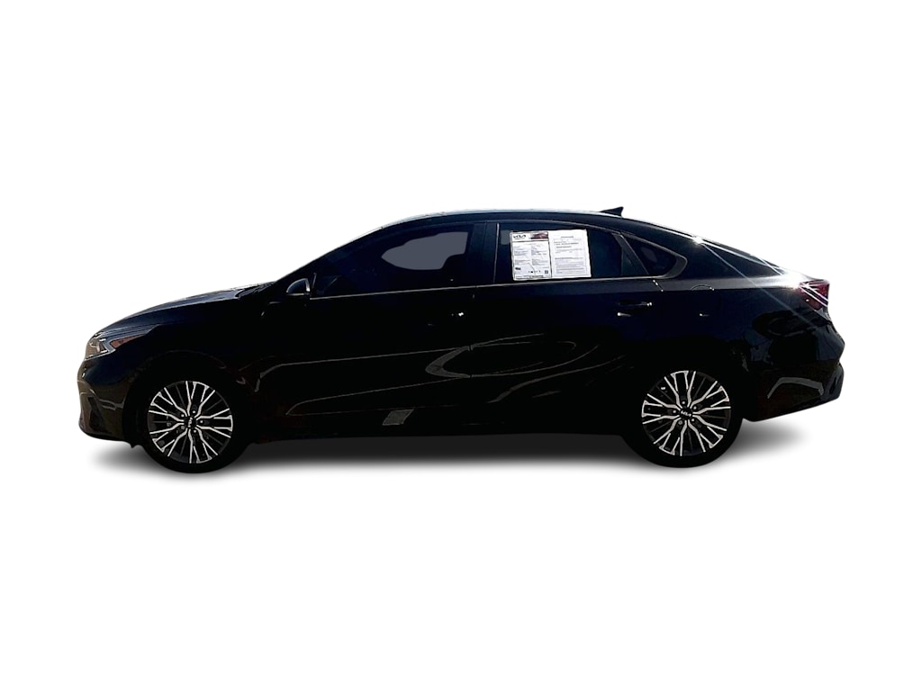 Thumbnail: 2023 Kia Forte - 3