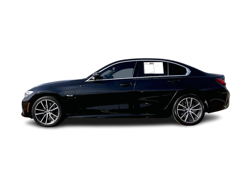 Thumbnail: 2022 BMW 3 Series - 3