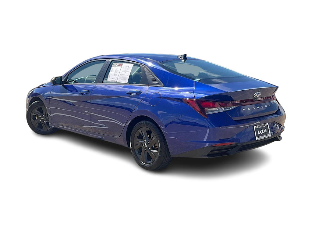 Thumbnail: 2022 Hyundai Elantra - 4
