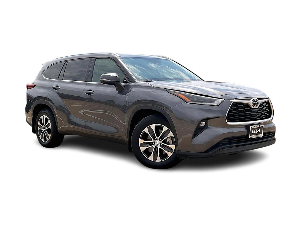 Thumbnail: 2021 Toyota Highlander - 22