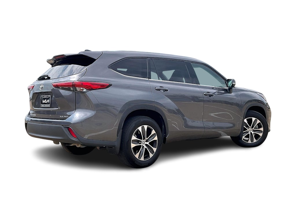 Thumbnail: 2021 Toyota Highlander - 23