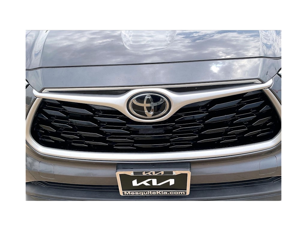 Thumbnail: 2021 Toyota Highlander - 32