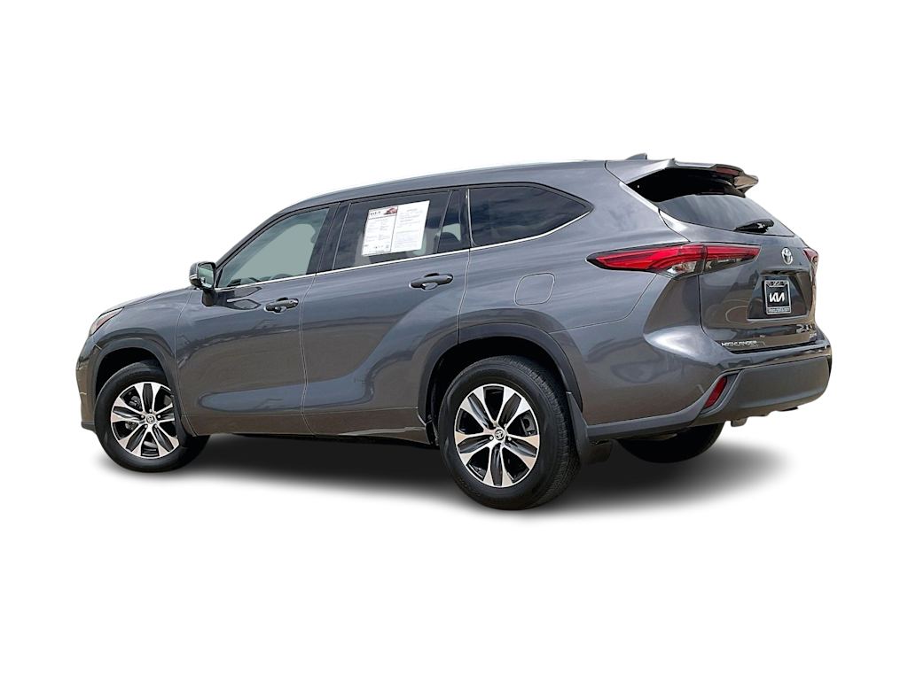 Thumbnail: 2021 Toyota Highlander - 4