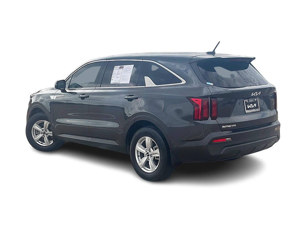Thumbnail: 2023 Kia Sorento - 4