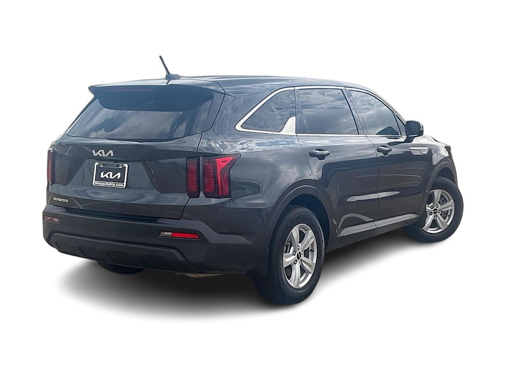 Thumbnail: 2023 Kia Sorento - 22