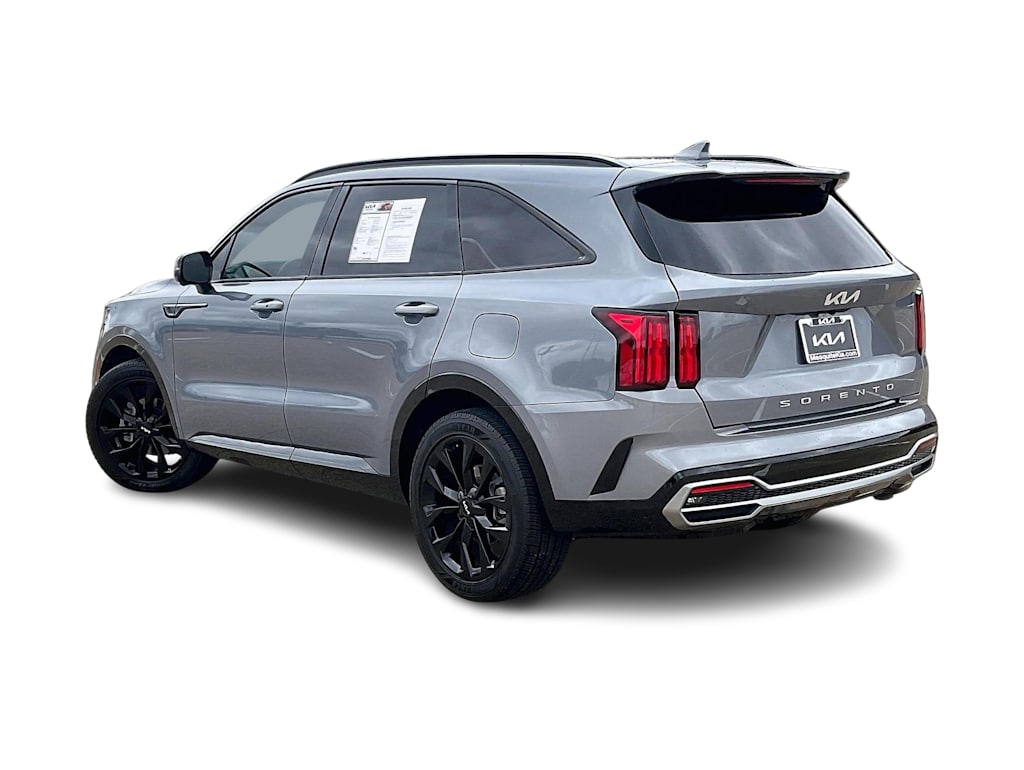 Thumbnail: 2022 Kia Sorento - 4