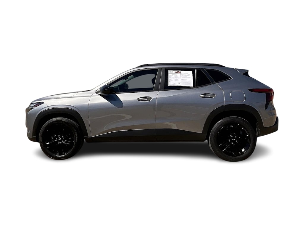 Thumbnail: 2025 Chevrolet Trax - 3