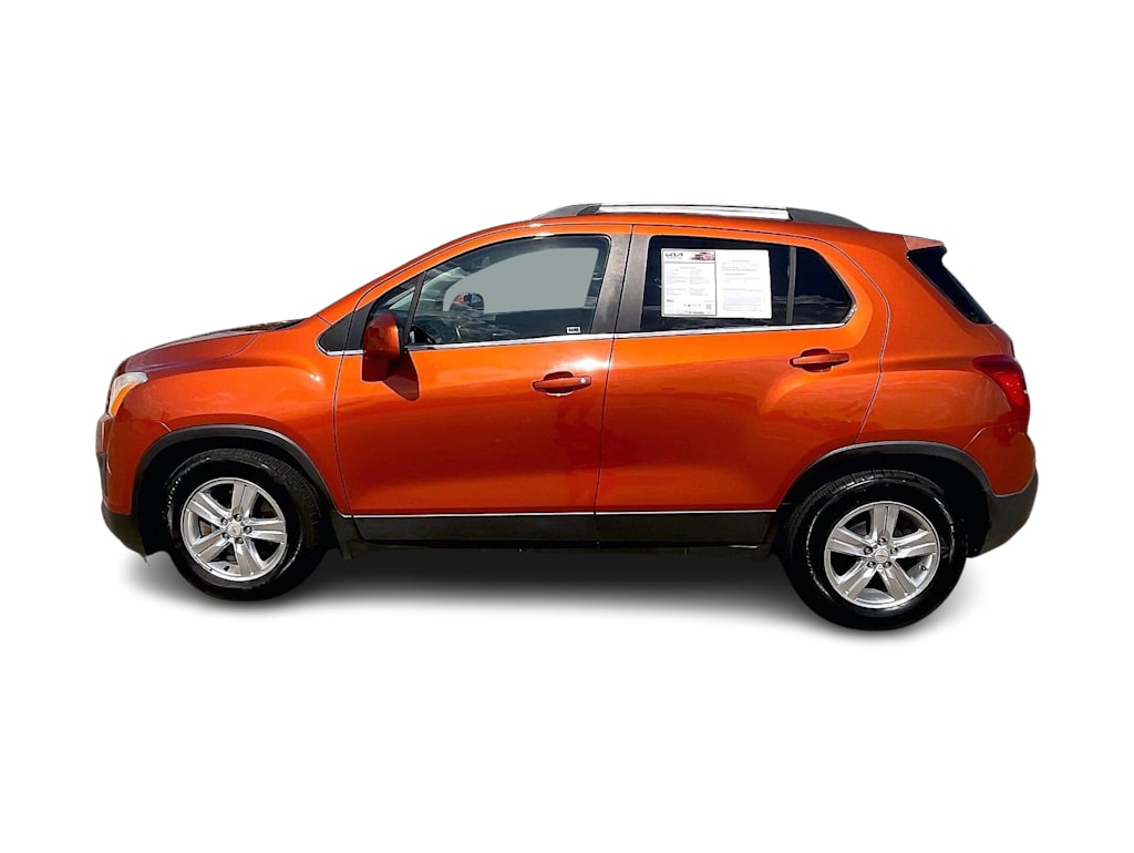 Thumbnail: 2015 Chevrolet Trax - 3