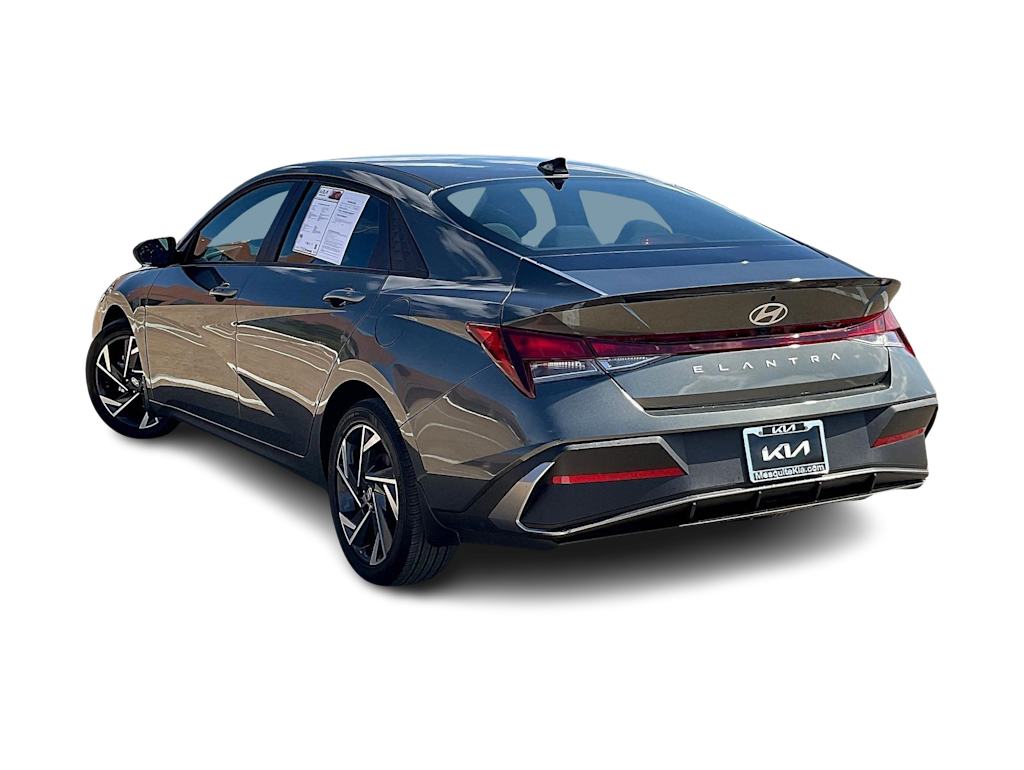 Thumbnail: 2025 Hyundai Elantra - 4