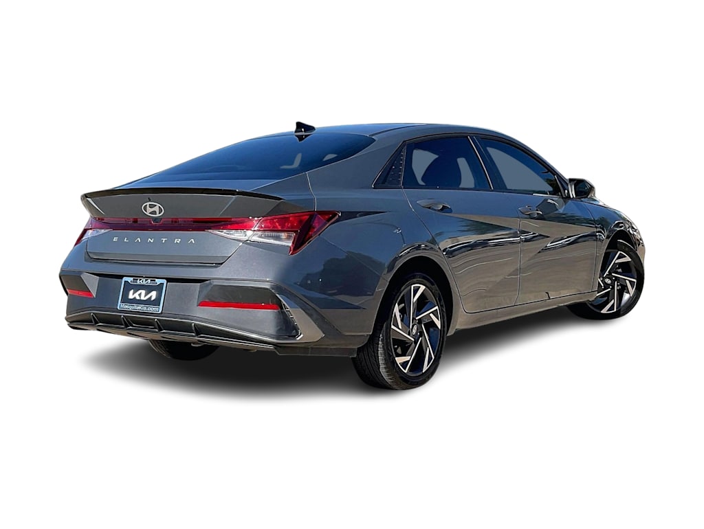 Thumbnail: 2025 Hyundai Elantra - 22