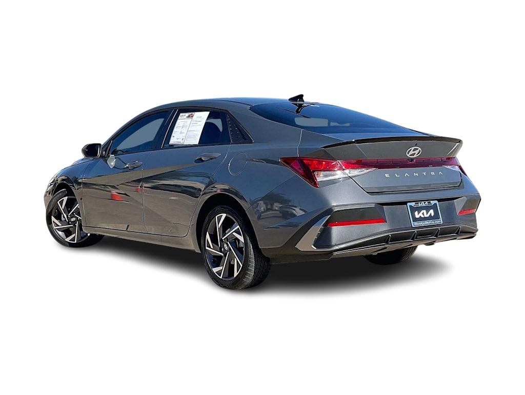 Thumbnail: 2025 Hyundai Elantra - 4
