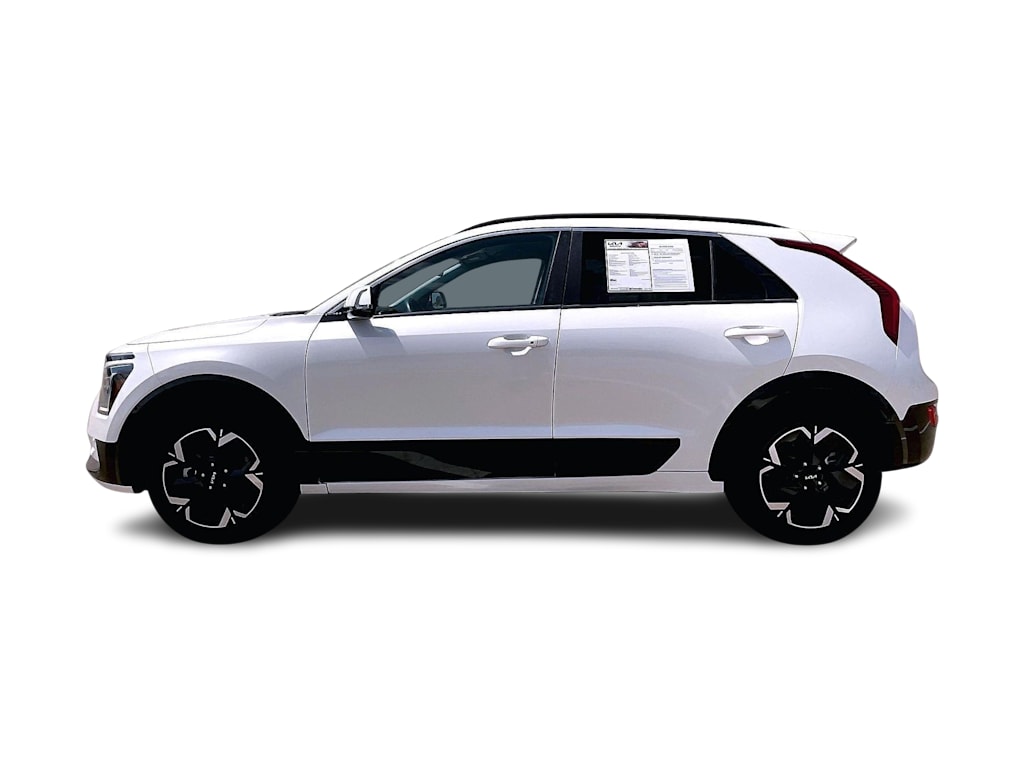 Thumbnail: 2024 Kia Niro - 3