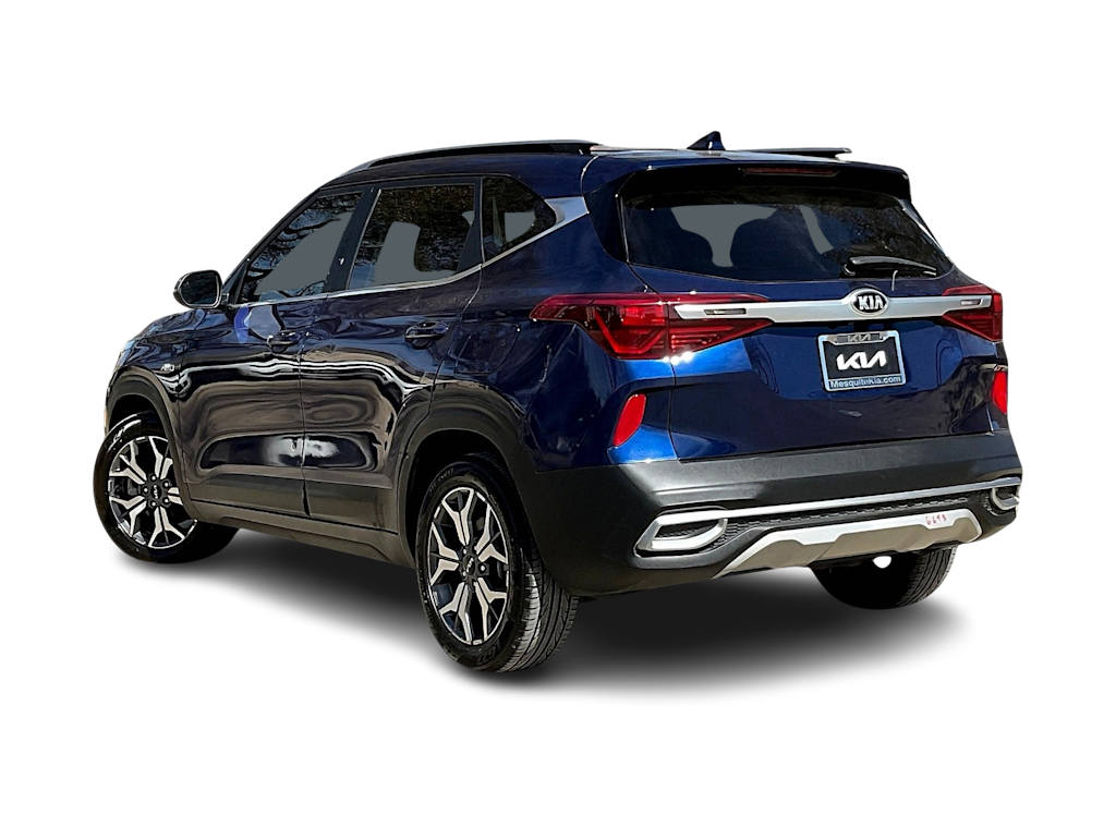 2022 Kia Seltos EX 4