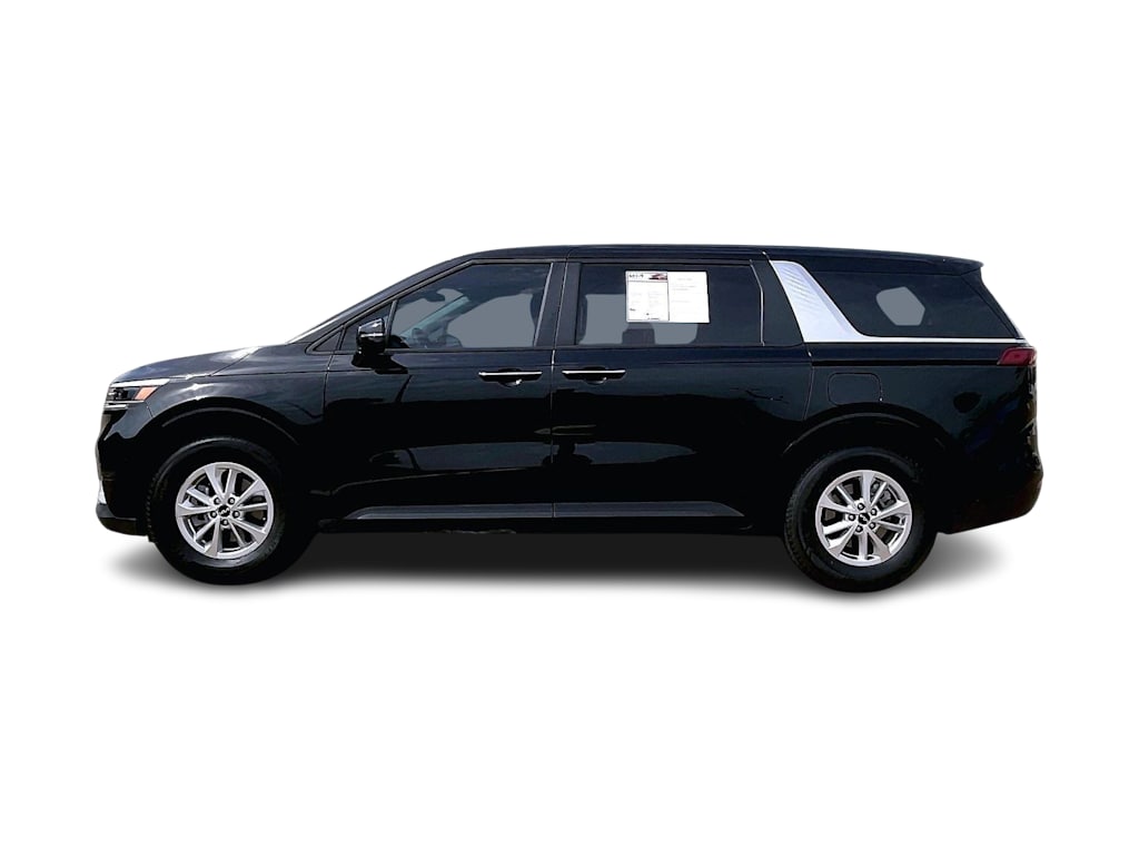 Thumbnail: 2023 Kia Carnival - 3