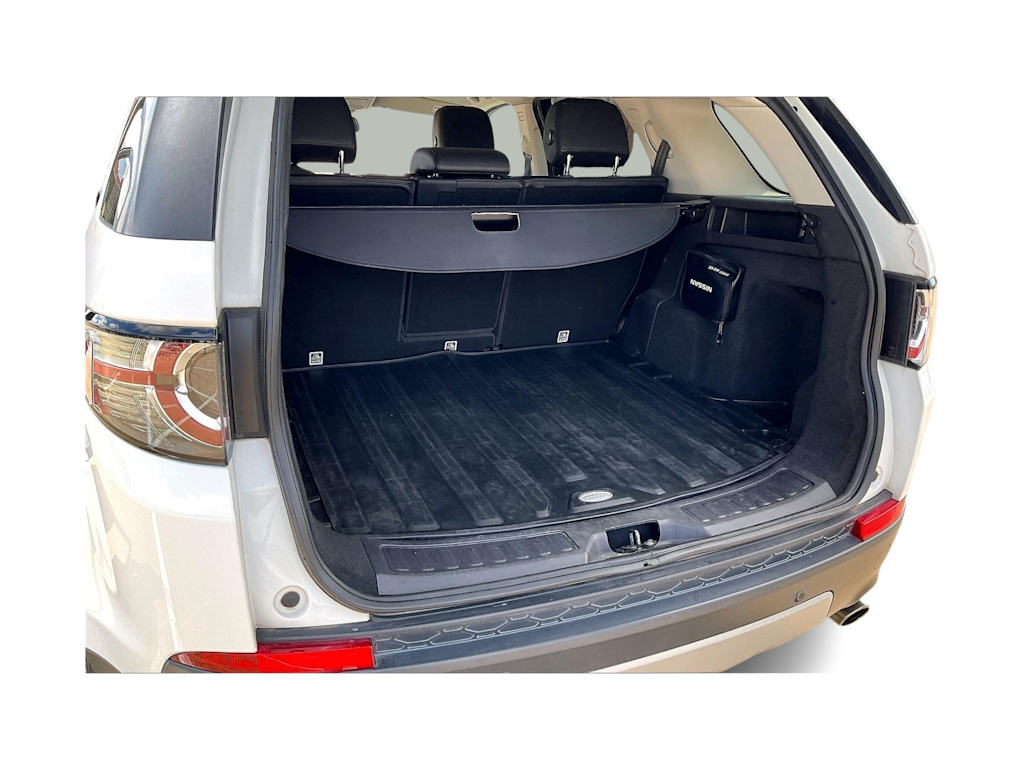 Thumbnail: 2016 Land Rover Discovery Sport - 18