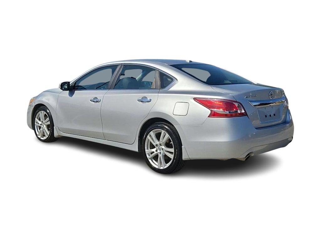 Thumbnail: 2013 Nissan Altima - 4