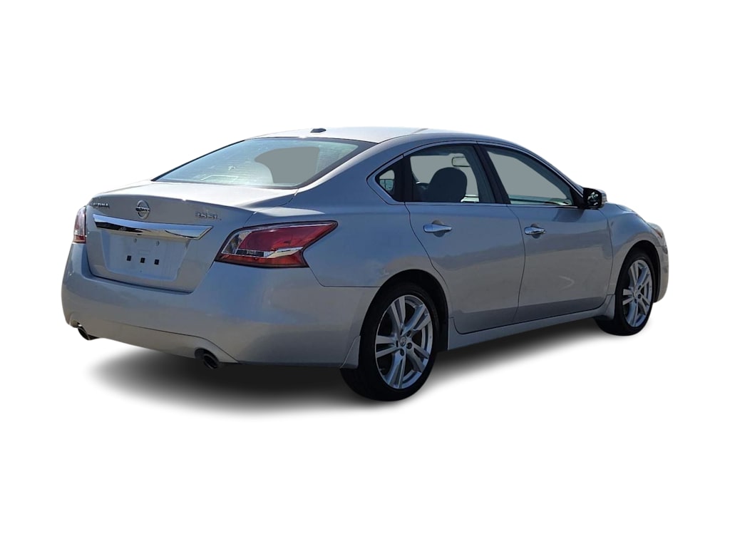 Thumbnail: 2013 Nissan Altima - 19