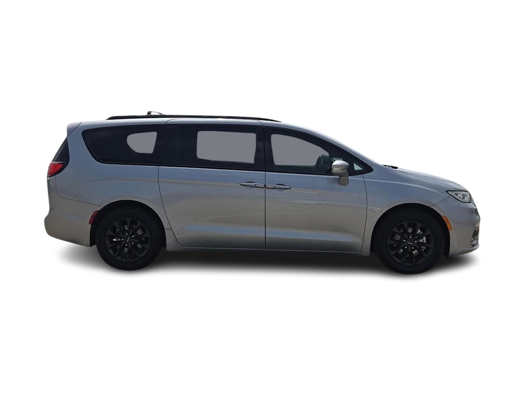 Thumbnail: 2021 Chrysler Pacifica - 19