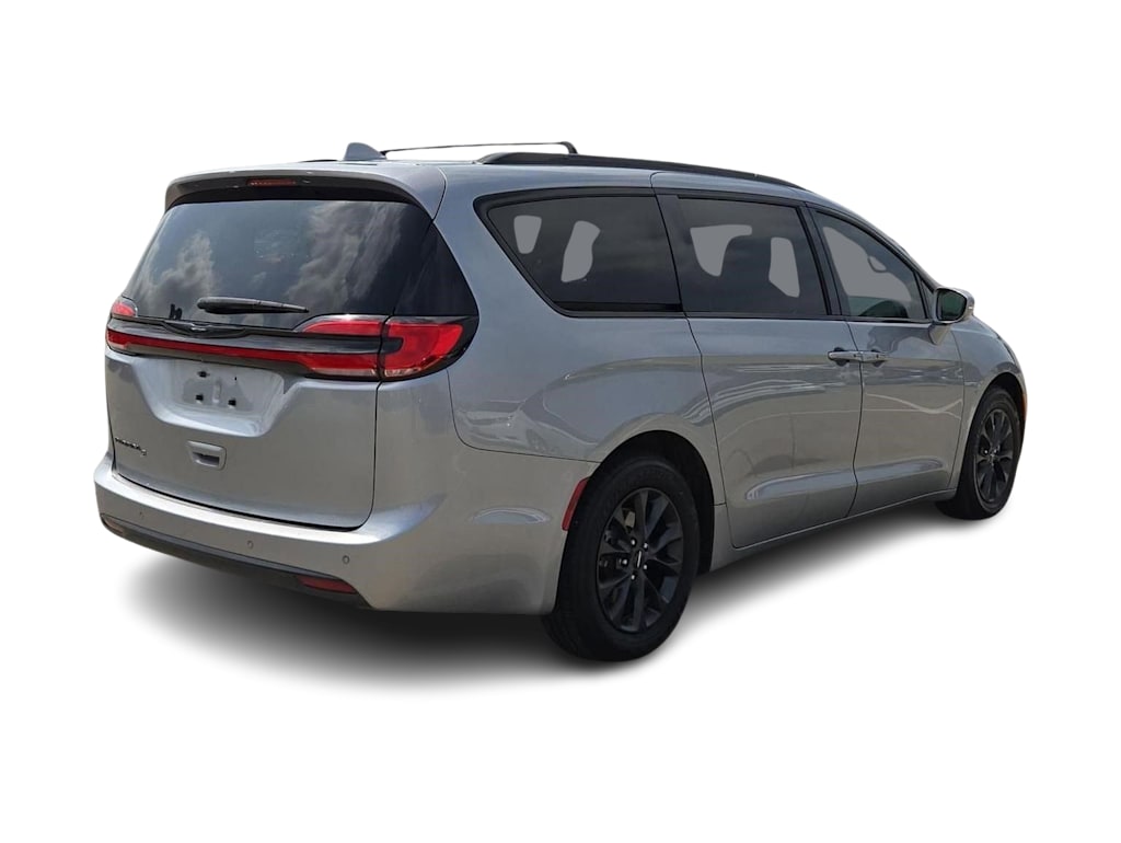 Thumbnail: 2021 Chrysler Pacifica - 18