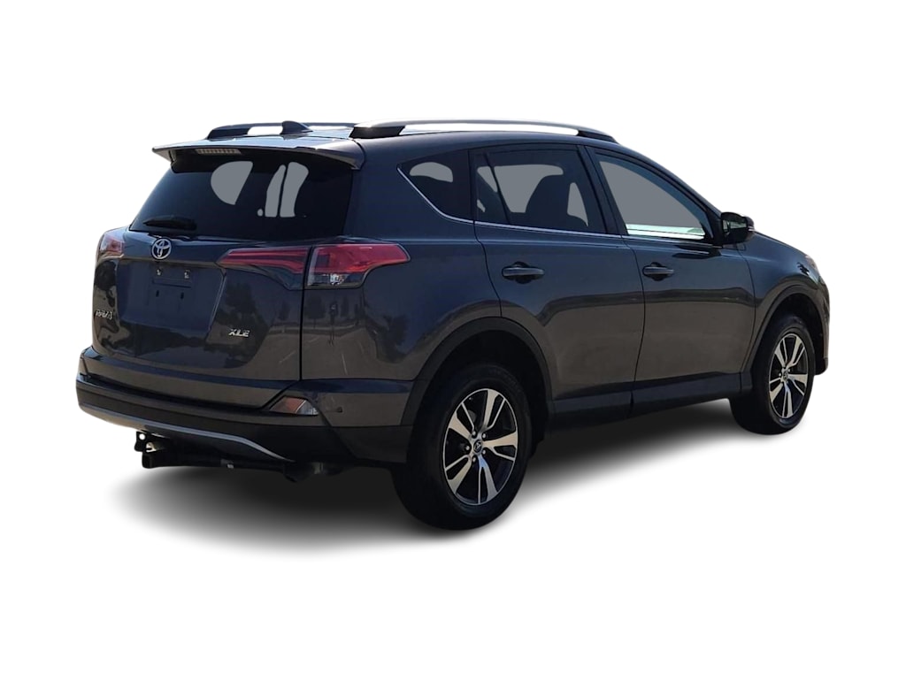 Thumbnail: 2018 Toyota RAV4 - 20