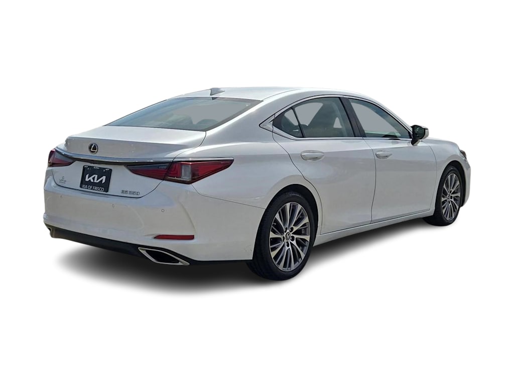 Thumbnail: 2021 Lexus ES - 19