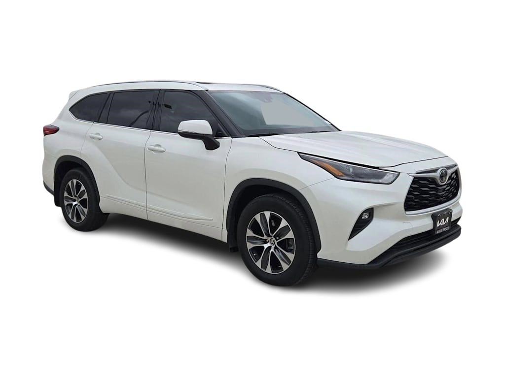 Thumbnail: 2021 Toyota Highlander - 21