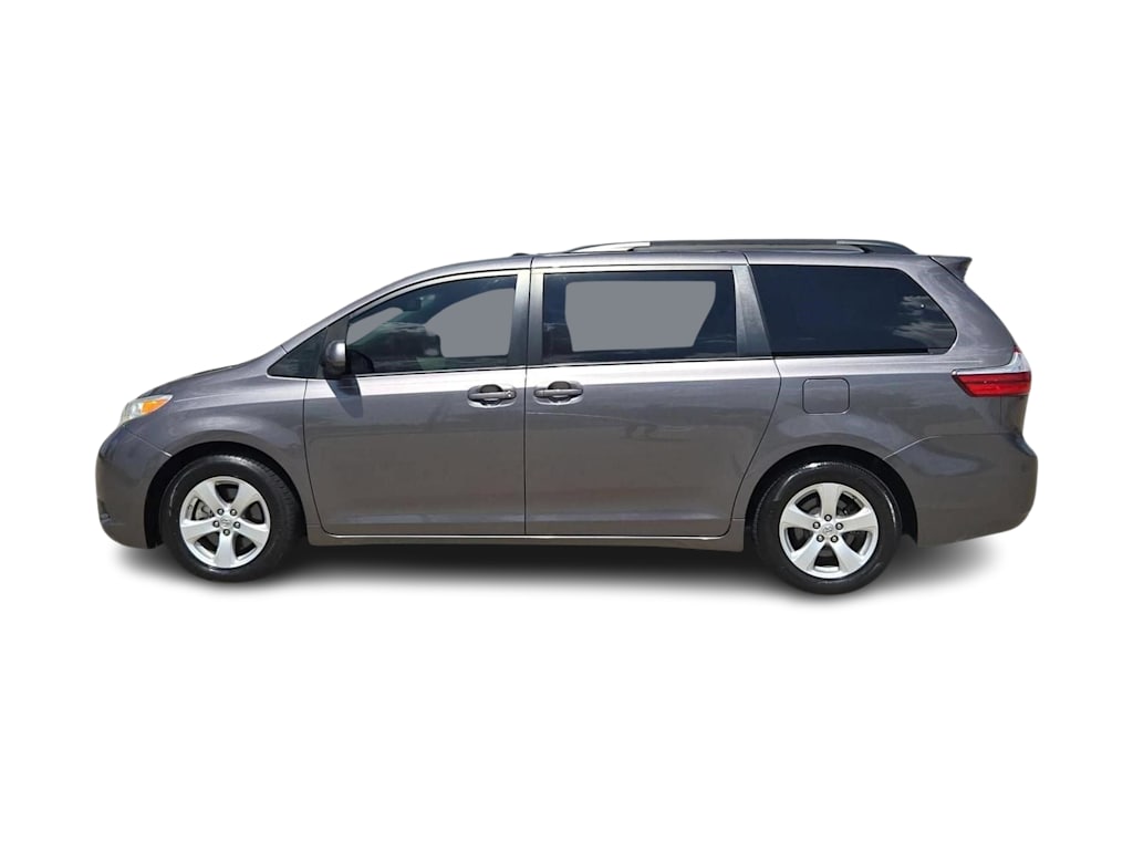 Thumbnail: 2017 Toyota Sienna - 3