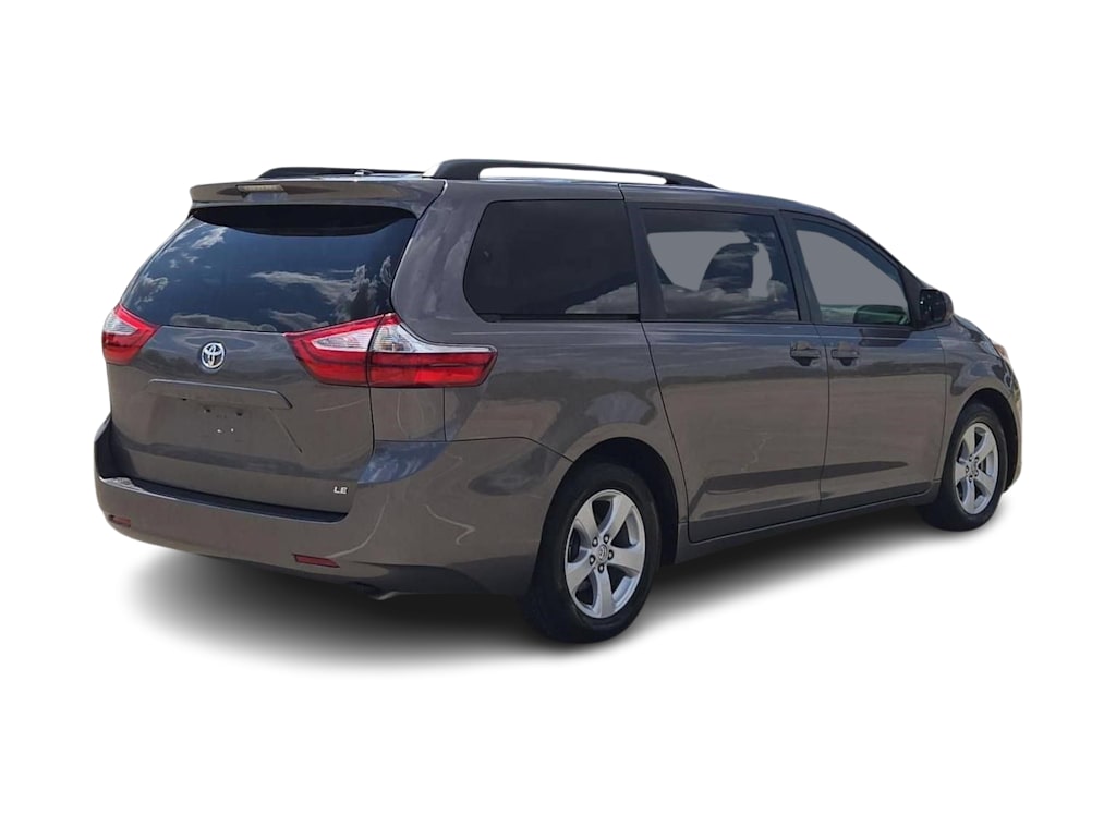 Thumbnail: 2017 Toyota Sienna - 18