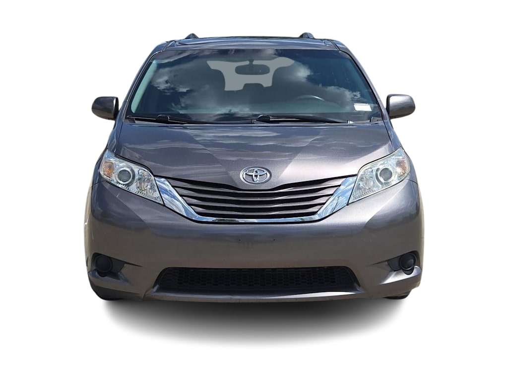 Thumbnail: 2017 Toyota Sienna - 6
