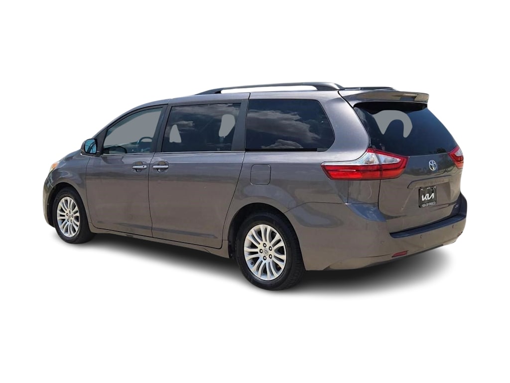 Thumbnail: 2015 Toyota Sienna - 4
