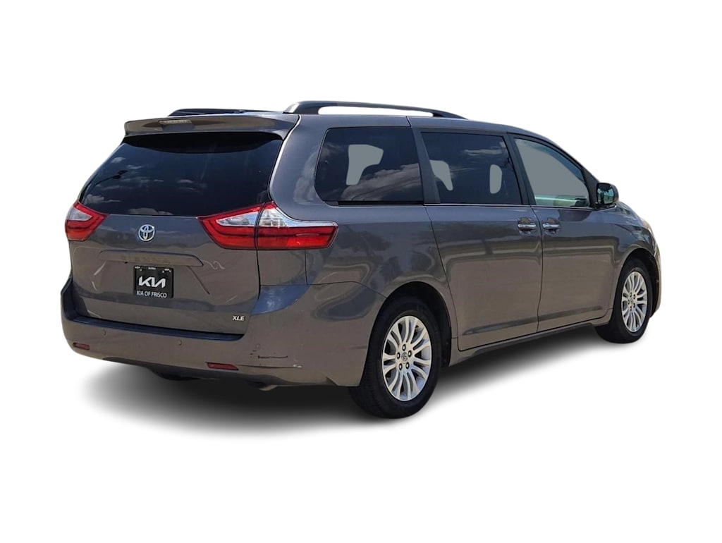 Thumbnail: 2015 Toyota Sienna - 20