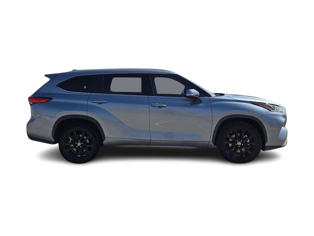 Thumbnail: 2021 Toyota Highlander - 21