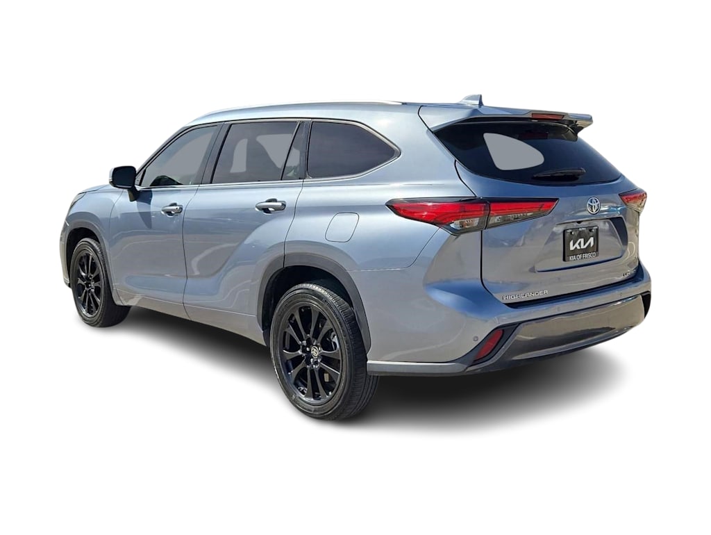 Thumbnail: 2021 Toyota Highlander - 4