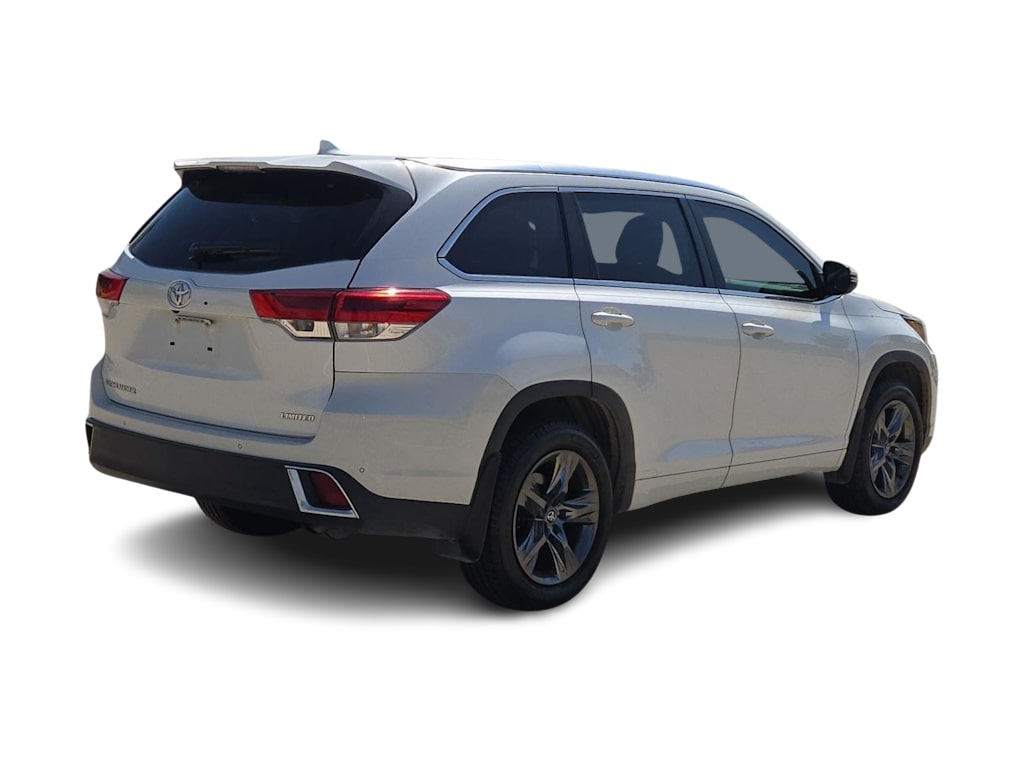 Thumbnail: 2018 Toyota Highlander - 18